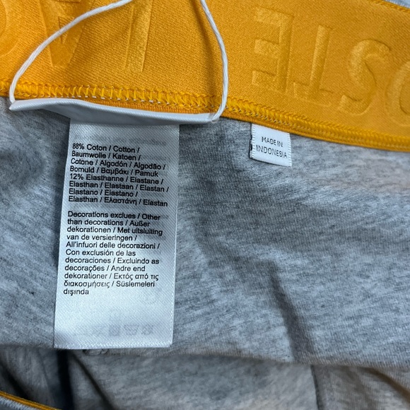 NWT - Lacoste Sport Women’s Stretch Tennis Capri Leggings - Size 38 / M - Picture 7 of 8